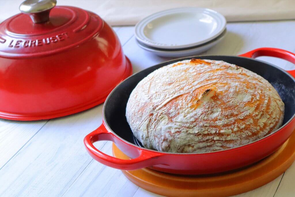 ル・クルーゼ】初のパン専用鍋「シグニチャー ブレッド・オーブン」で