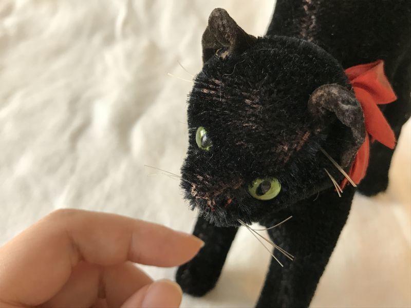 steiff 黒猫のぬいぐるみ (大) 赤リボン jouet・おもちゃ