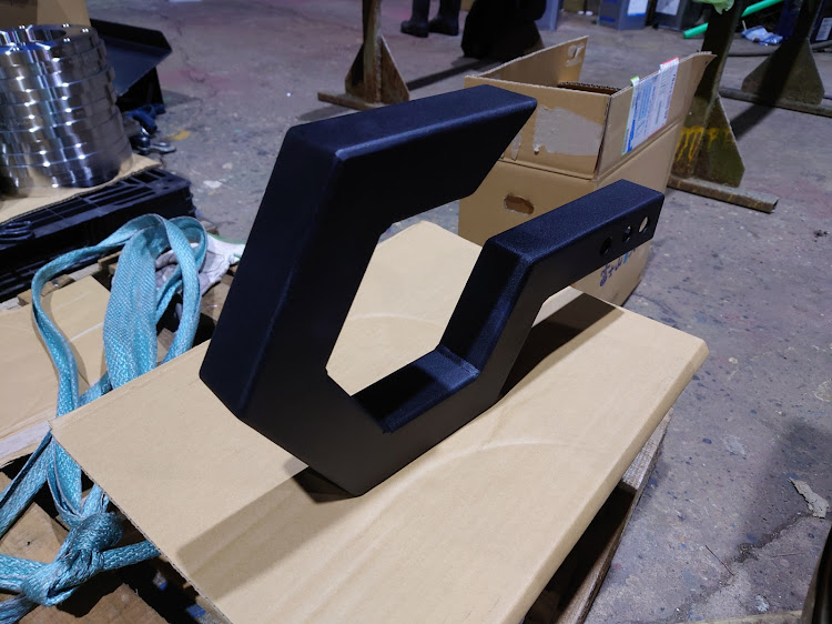 ハイラックスのヒッチアクセサリー・ヒッチフック・モンスターフック