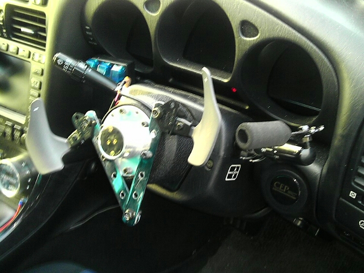 アリストのステアリング交換・パドルシフト取付・クイックリリースボス