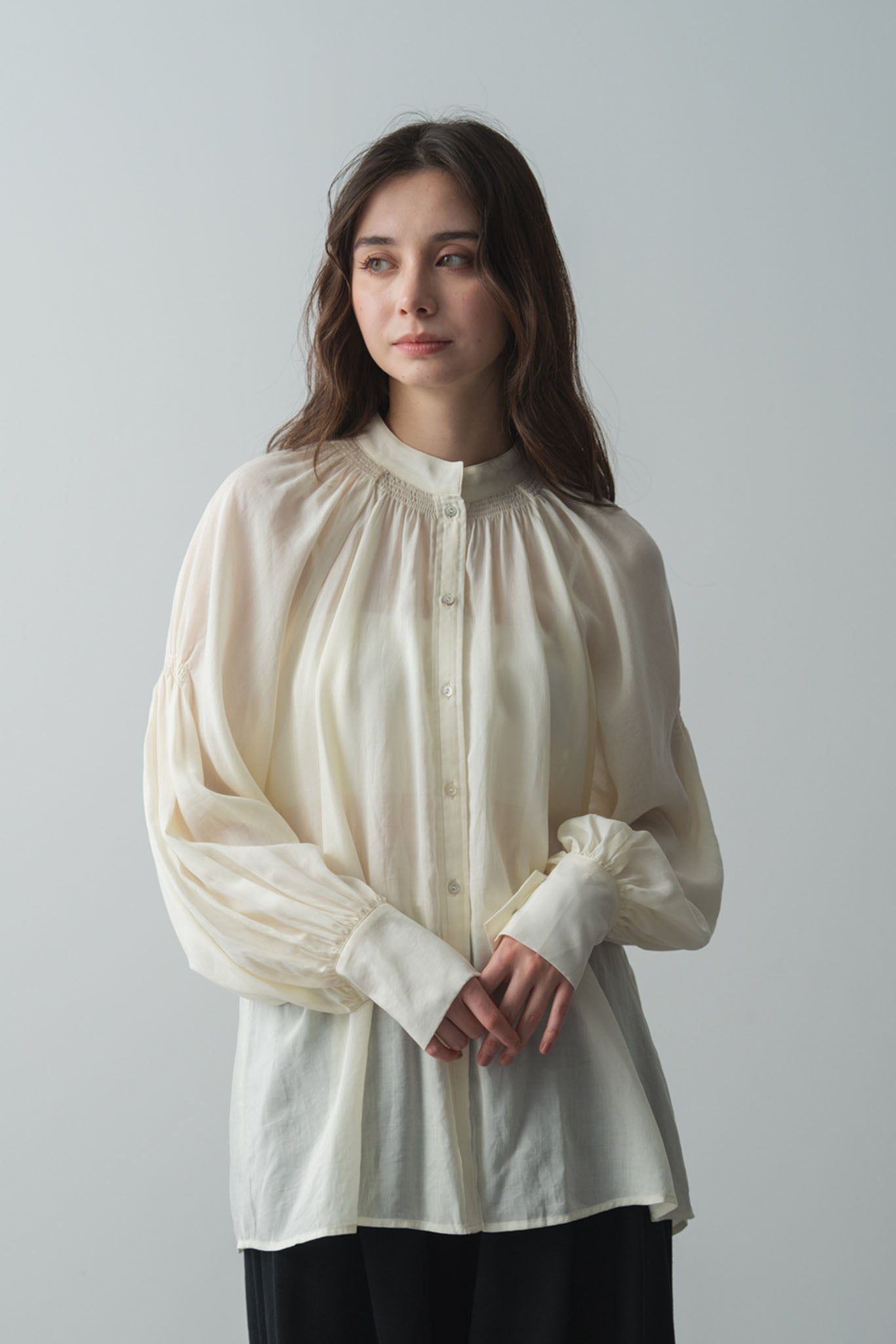 ボウタイ付ドレープブラウス