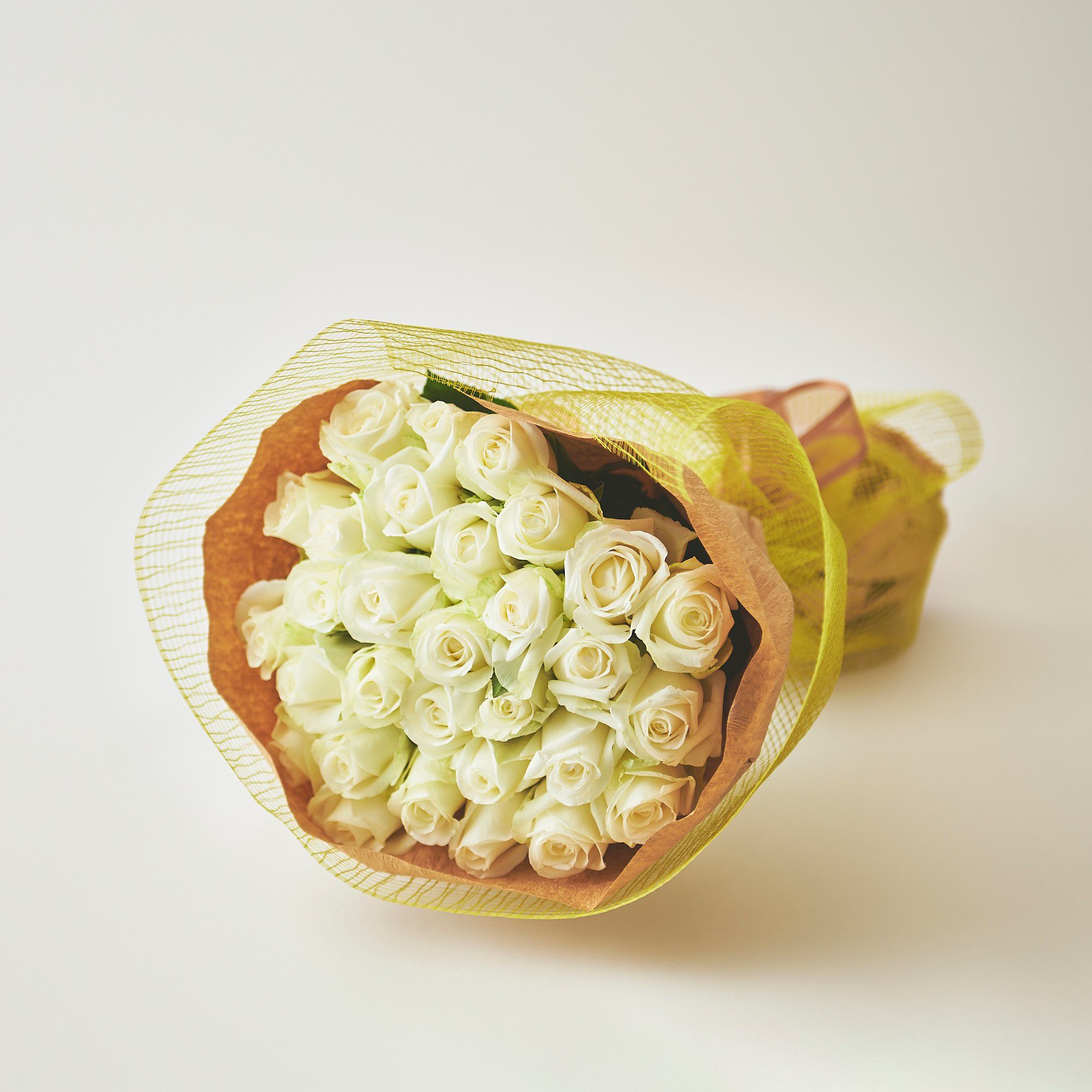 バラの花束 産地厳選 白系薔薇30本 | リンクフローリスト | バラの花束