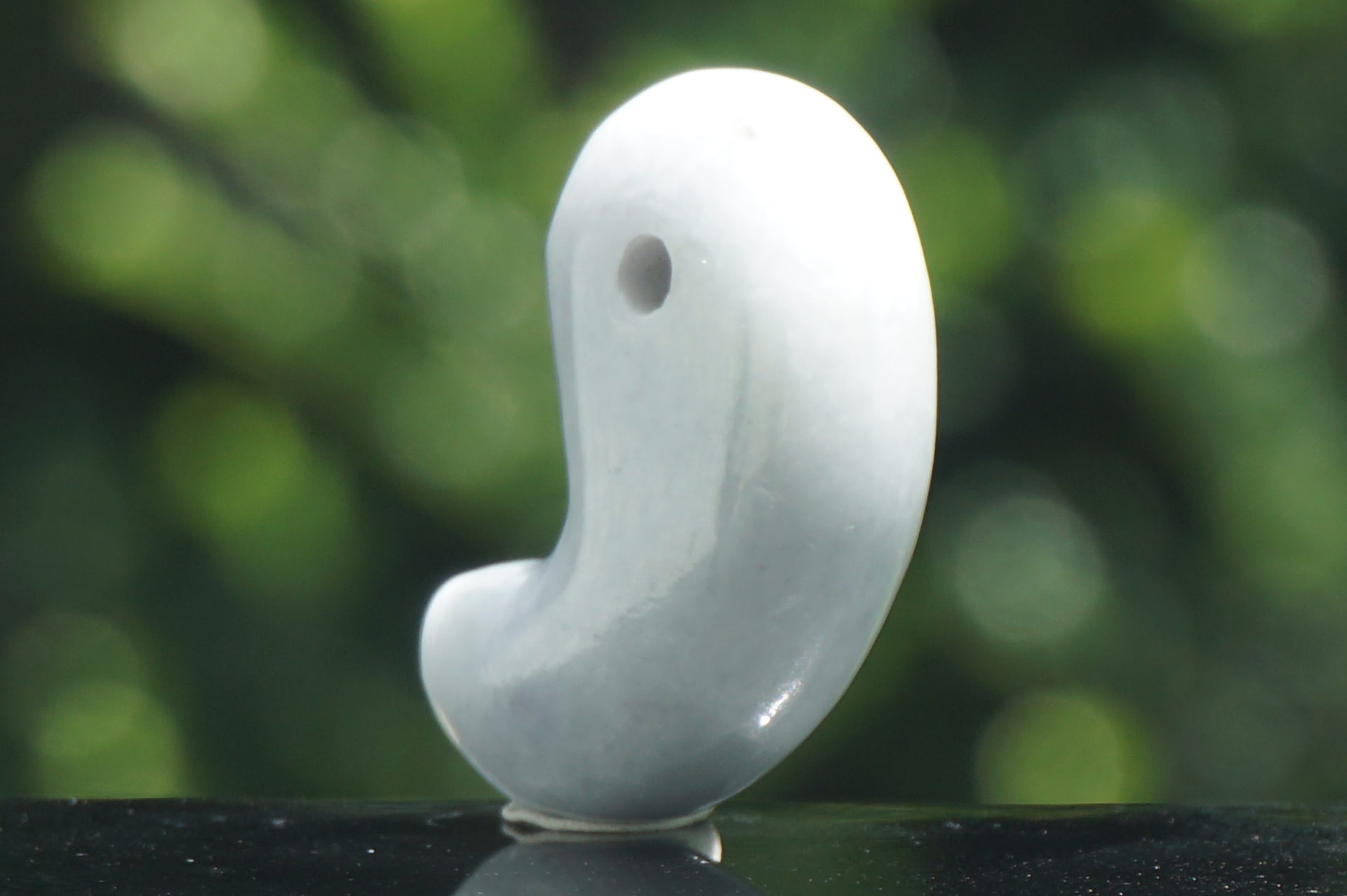 糸魚川翡翠勾玉 糸魚川翡翠 勾玉 ラベンダー翡翠 ラベンダー翡翠勾玉