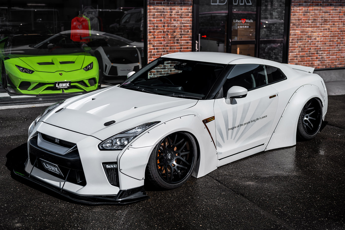 LB WORKS NISSAN GT-R R35 type1.5 - LIBERTY WALK | リバティーウォーク