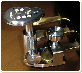 ピアノ演奏用補助ペダル リトルピアニスト | 三陽製作所