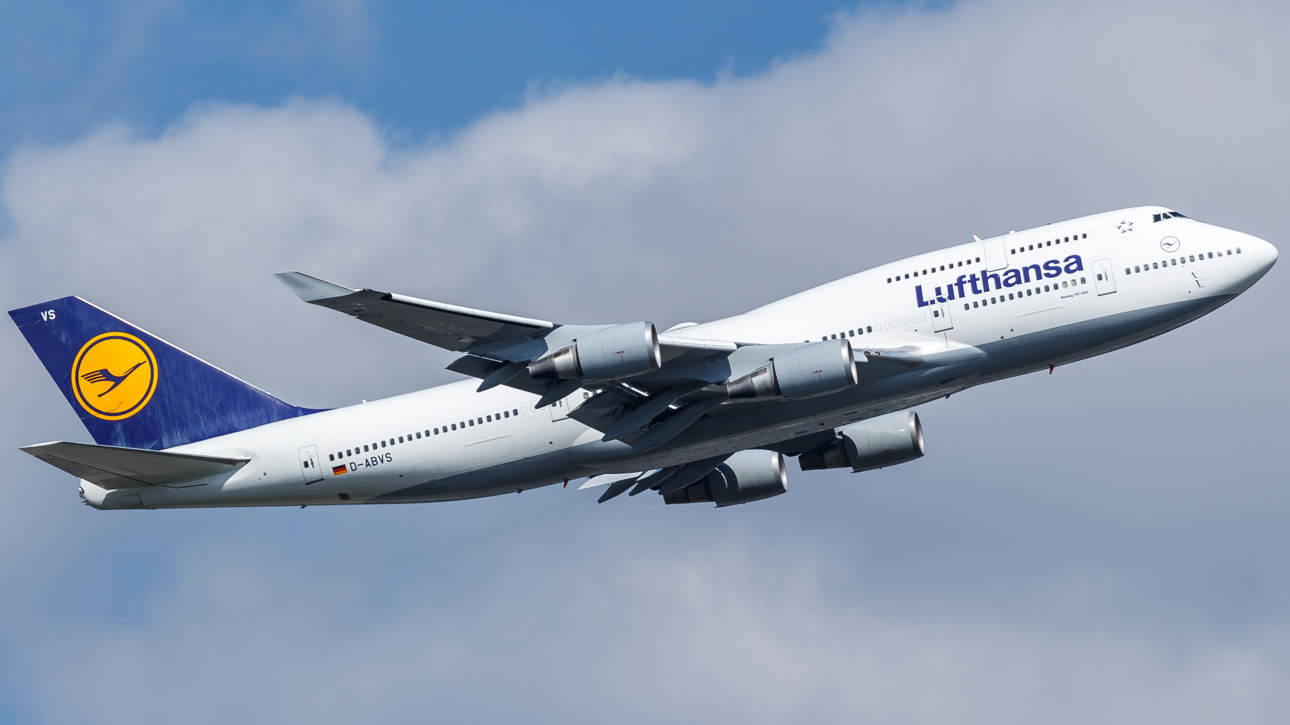 File:Lufthansa Boeing 747-400 (D-ABVS) at Frankfurt Airport.jpg