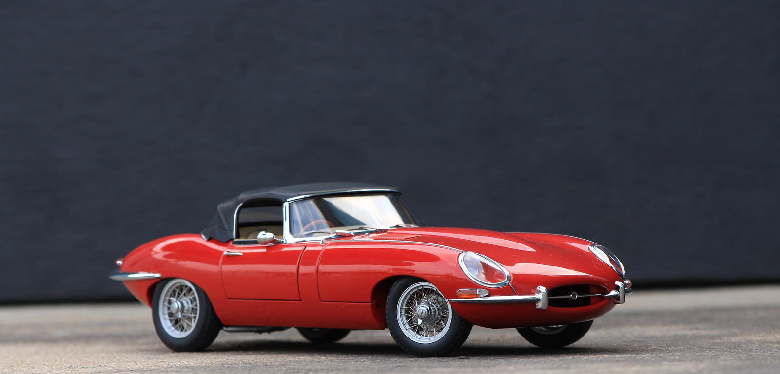 Autoart 1:18 Jaguar E Type Series 1 Roadster - DiecastSociety.com