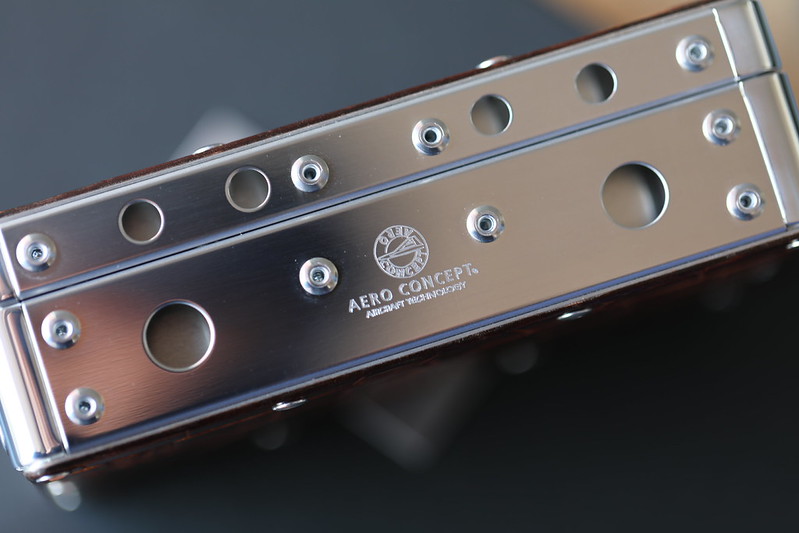 エアロコンセプトの小物入れ（クロコダイル仕様）を購入。見れば見る