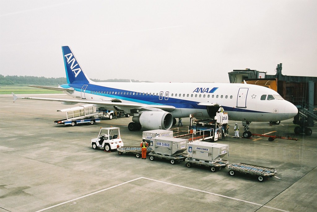 ANA A320-211 (JA8304) @ KMJ/RJFT | この飛行機は折り返し30分で