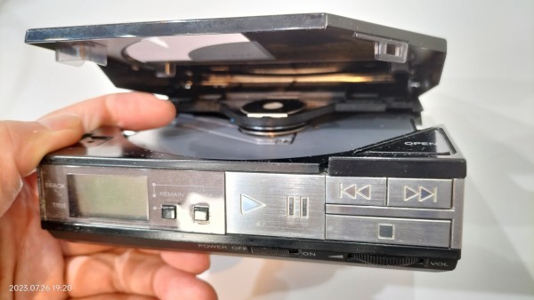 1984/昭和59/SONY/D-50/CDコンパクトプレーヤー/初代ディスクマン/当時