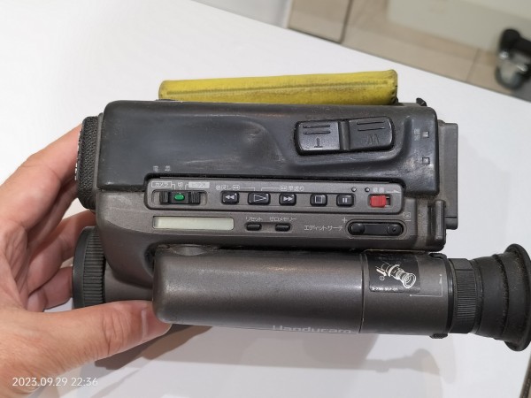 1989/平成1/SONY/CCD-TR55/Handycam/初代パスポートサイズハンディカム