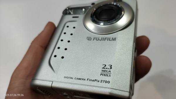 1999/平成11/FUJIFILM/FinePix 2700/単焦点/230万画素/スマート
