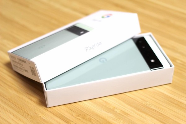 Googleの新スマホ「Pixel 6a」の外観や同梱品、基本機能を写真や動画で