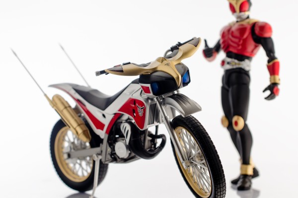 バンダイ S.H.フィギュアーツ トライチェイサー2000 レビュー : きん