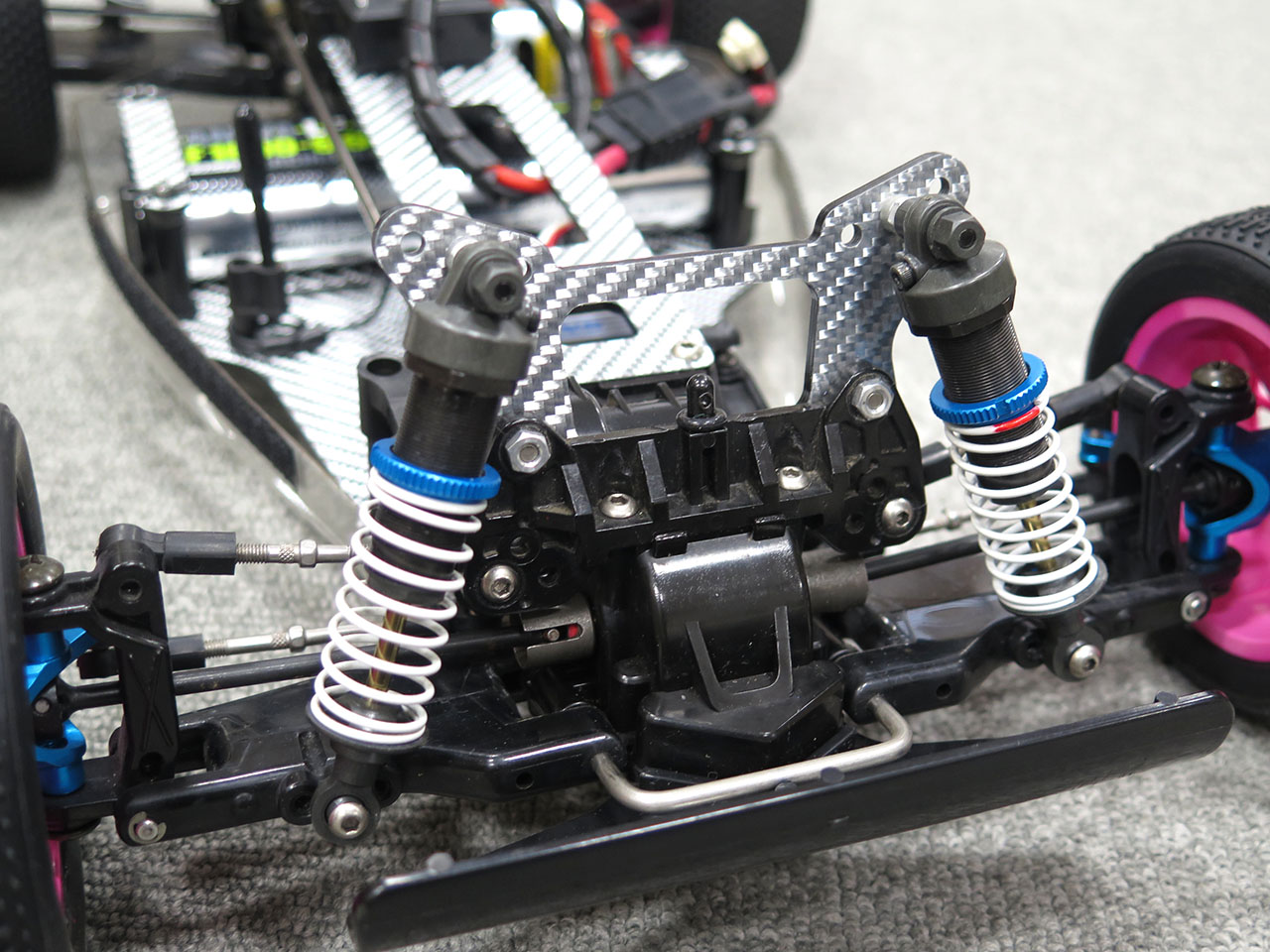 Yeah Racing】TOP FORCEのコンバージョンシャーシ : MachineのRC道