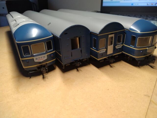 KATO HO 20系 特急形寝台客車 : クローゼットの中の鉄道模型