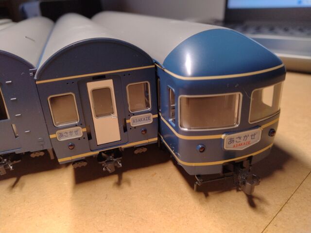 KATO HO 20系 特急形寝台客車 : クローゼットの中の鉄道模型