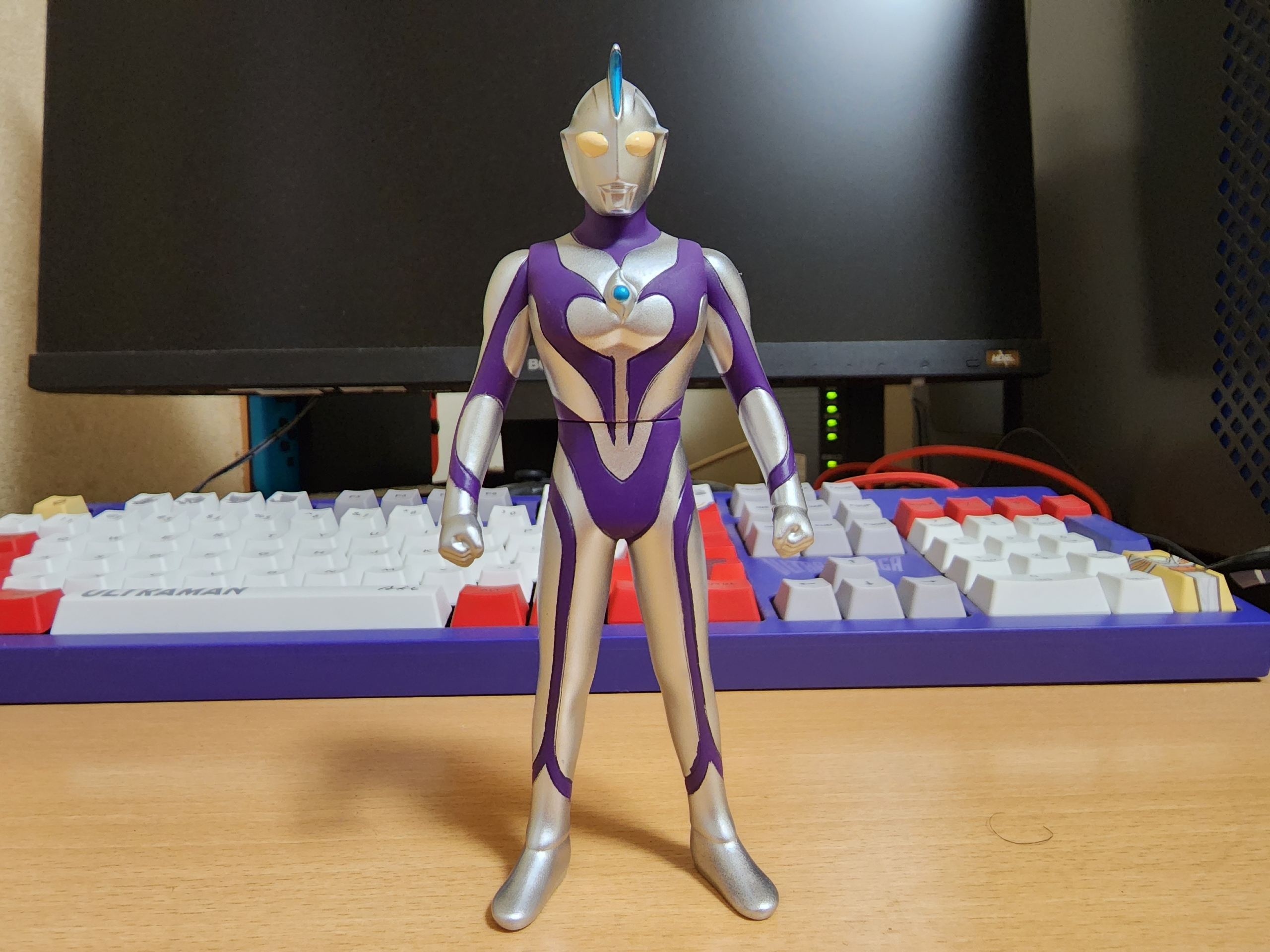 中国限定ソフビ 超決戦 20 ウルトラマンコスモス スペースコロナモード