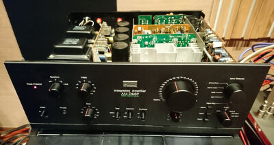 SANSUI AU-D607、フラットアンプの音 : 音の牢獄