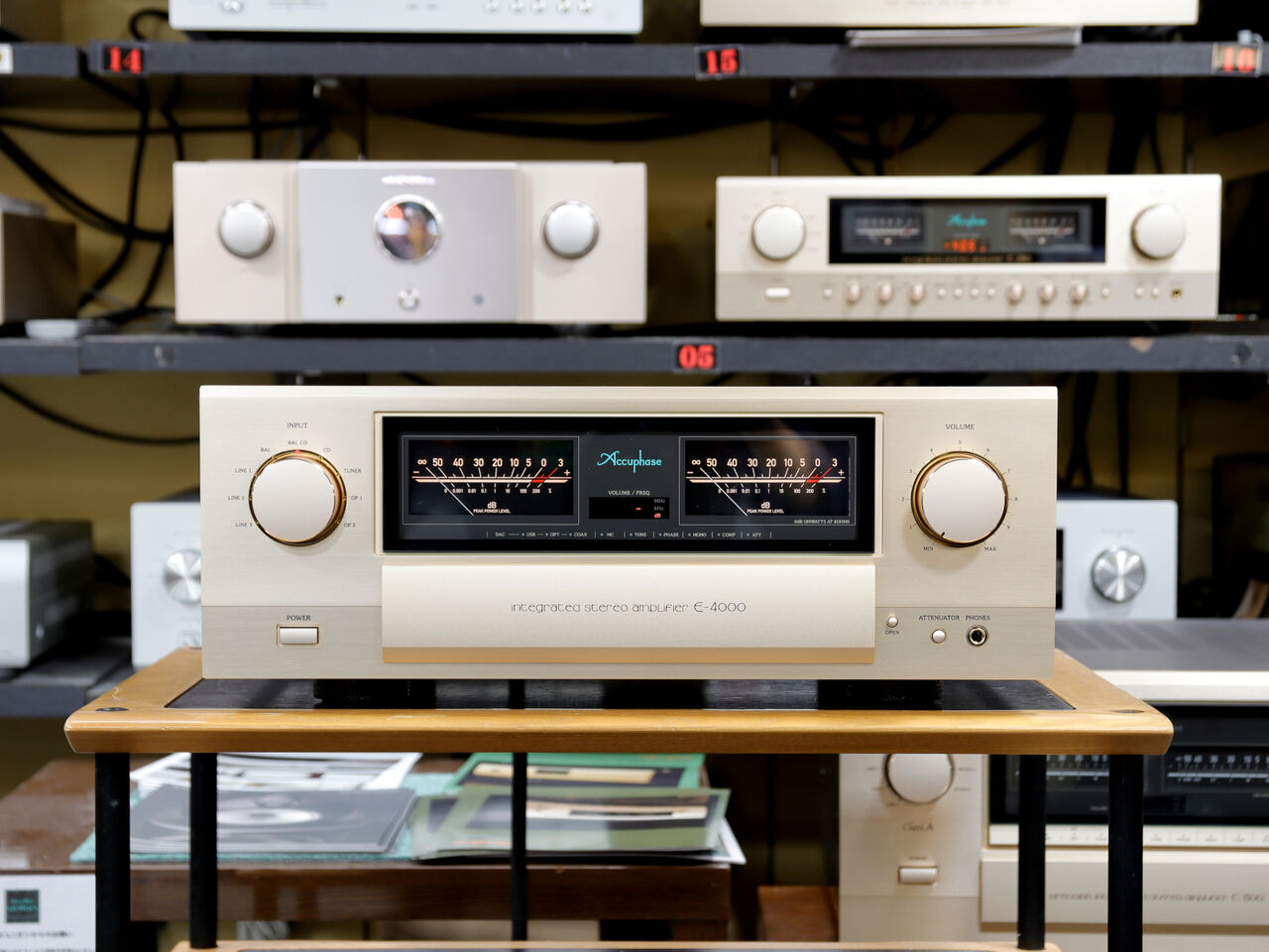 Accuphase E-4000 プリメインアンプ、展示開始です！ : オーディオ