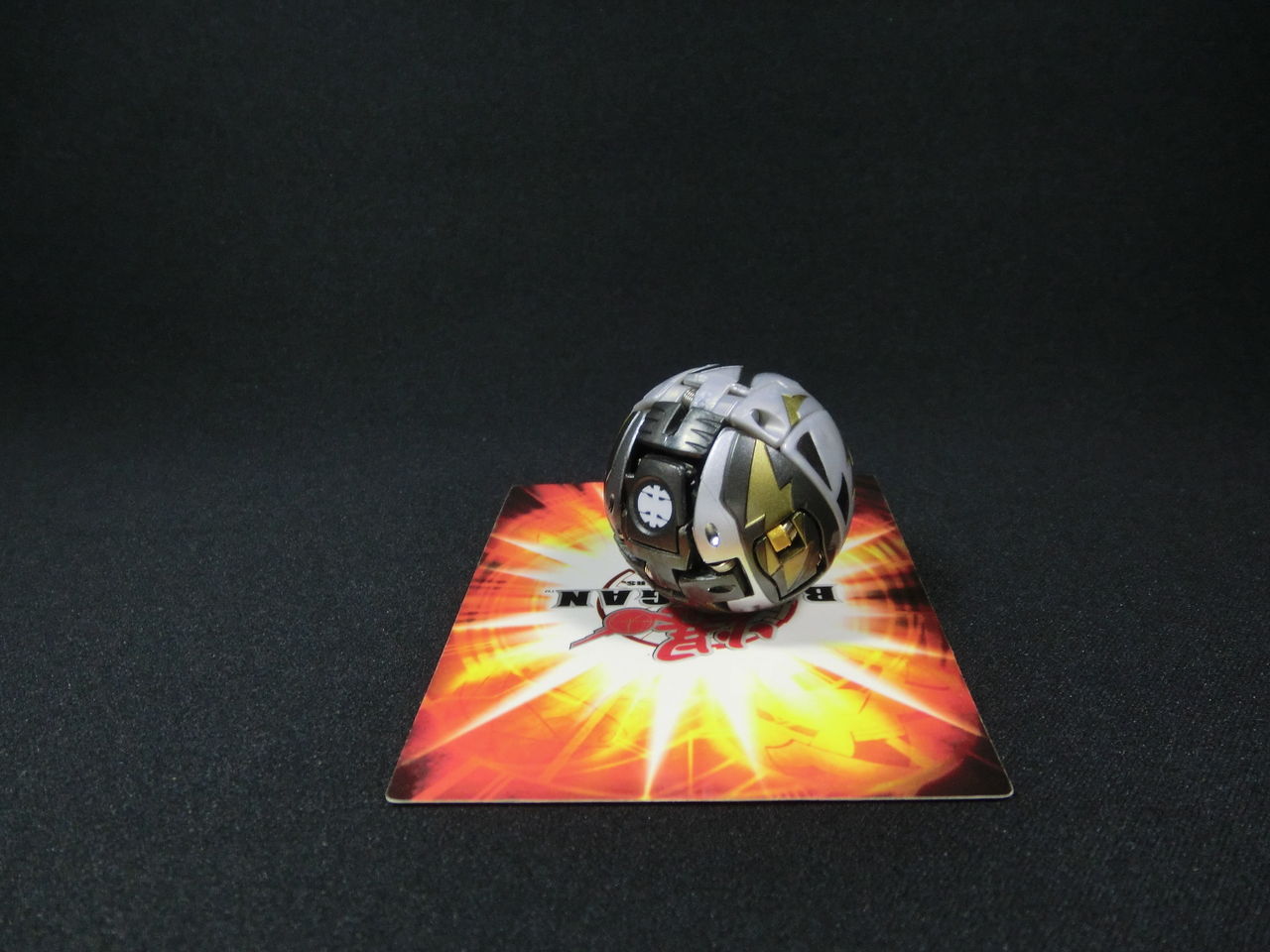 爺婆木偶機」の巻（『爆丸 爆TECH 磁デッキ』） : べにーの雑想魂