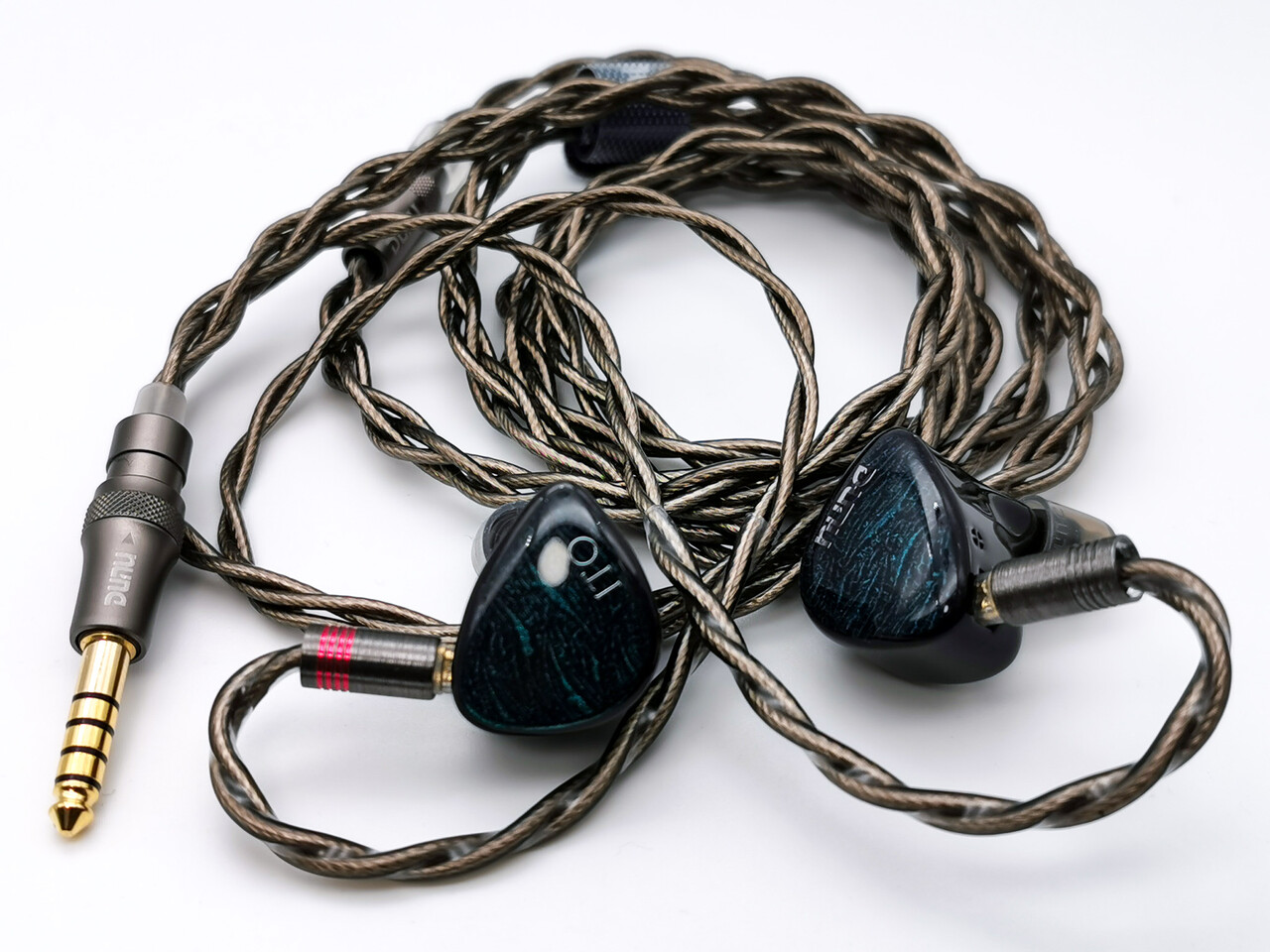 DUNU X KOTO ITO」 2DD+2BA構成でボーカル域と強力な低域による特徴的