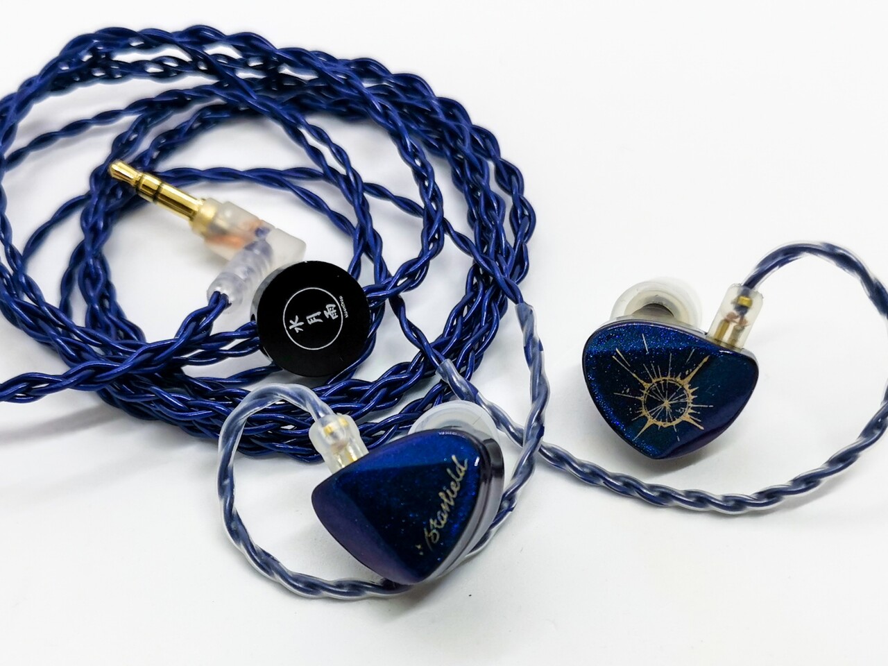 水月雨「Moondrop Starfield」 星空をイメージした金属シェルが美しい