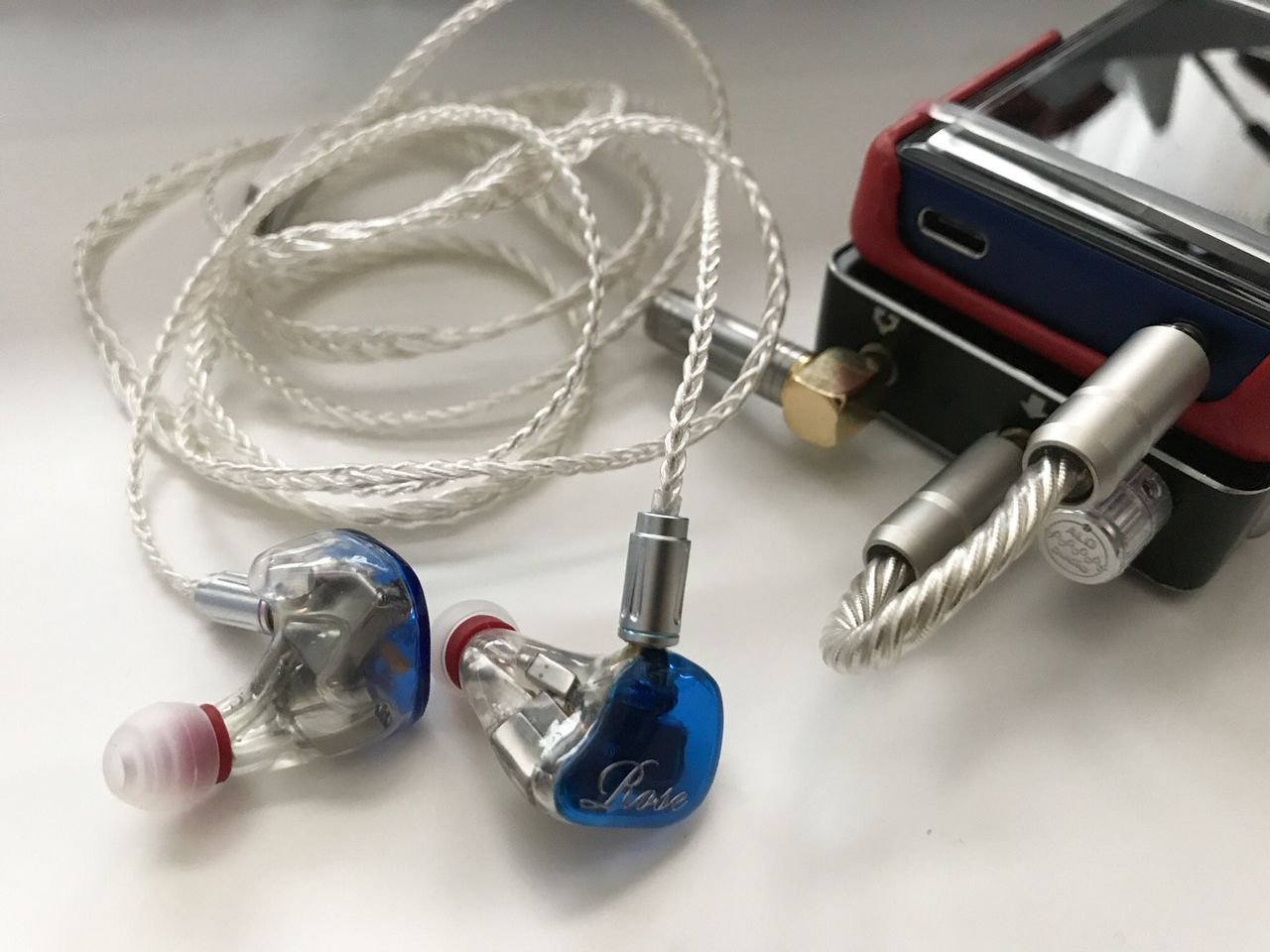 Rose BR5 Mk2」ボーカルが鮮やかに映える、濃厚5BAイヤホン【購入