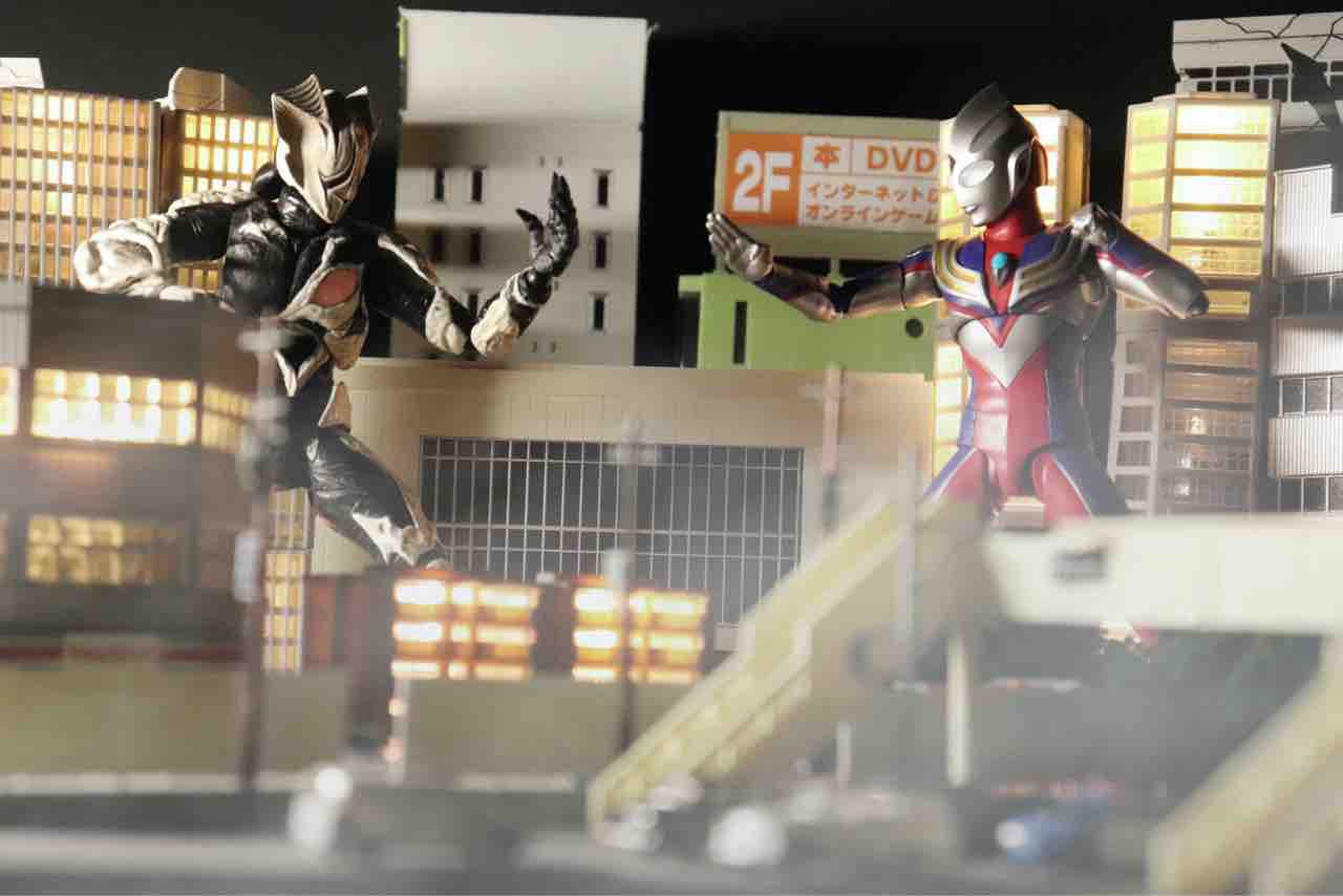 フィギュア用巨大特撮セットで遊ぼう(市街地編) : ROAD OF HOBBY