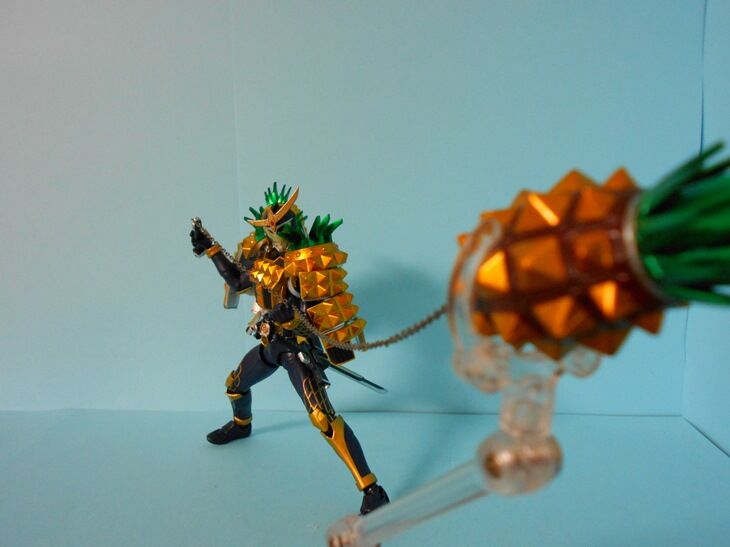 魂WEB商店限定S.H.Figuarts 仮面ライダー鎧武 パインアームズ＆仮面