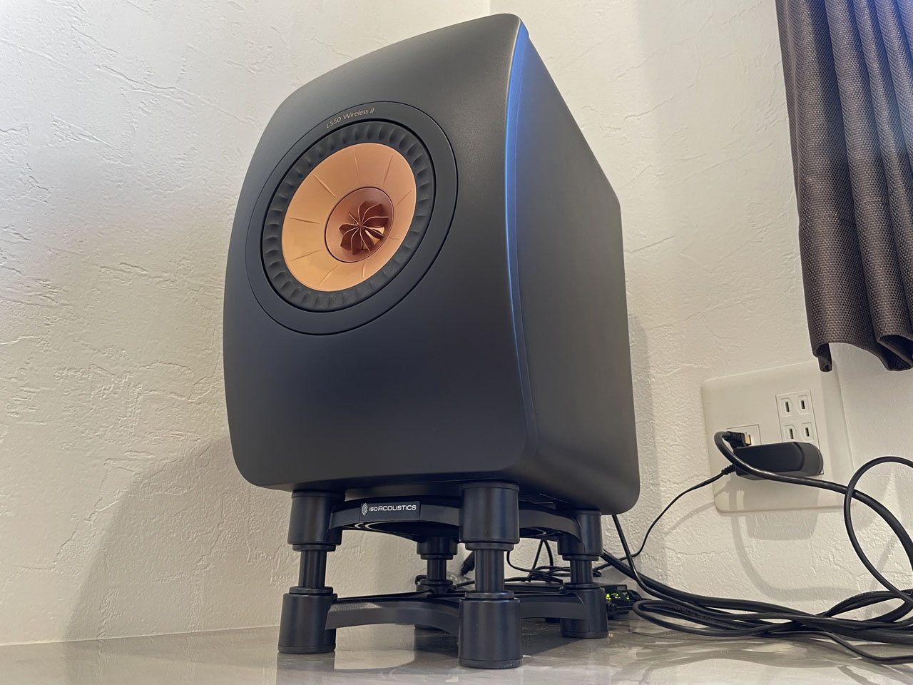 ISO ACOUSTICS ISO-155（スピーカースタンド） : Salaryman C3