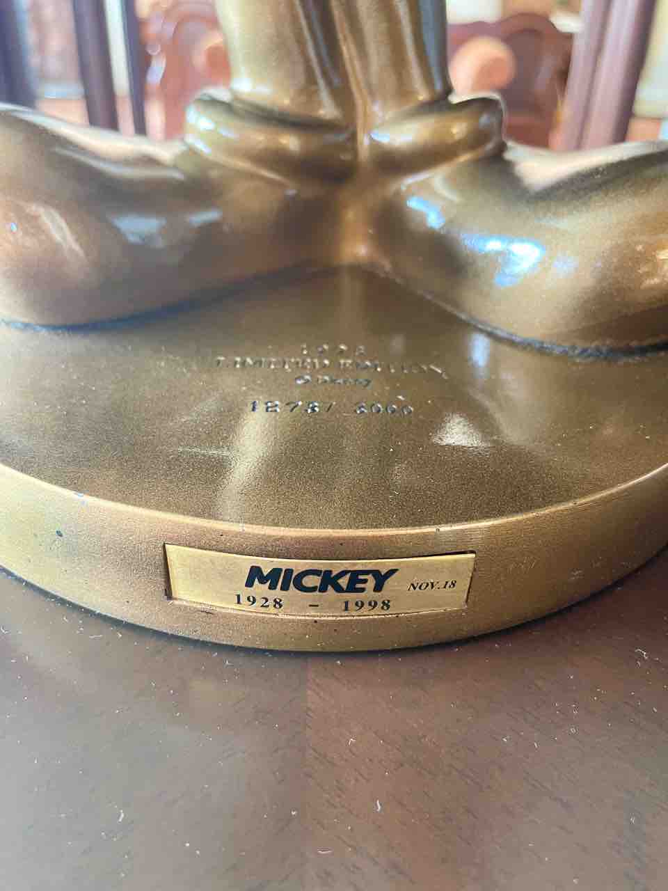 1998年製作3000個限定！1泊50万のお部屋ウォルトディズニースイートで