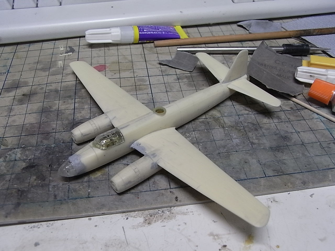 ANiGRAND製”決号作戦”本土防衛試作機セットVol.1組立中（その3