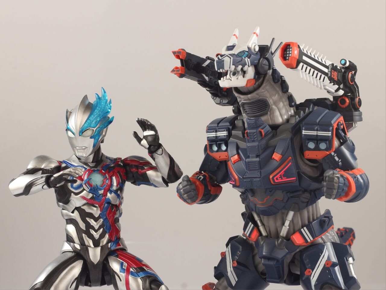 レビュー】S.H.Figuarts 23式特殊戦術機甲獣 アースガロン & 魂ウェブ