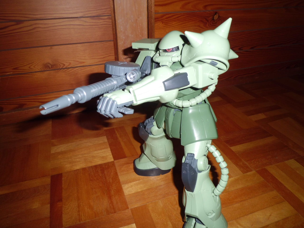 バンダイ メガサイズモデル 1/48 量産型ザク その1 : 「自分が乙女座で