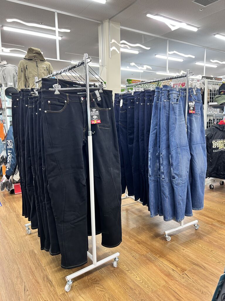 神戸垂水2りんかん】穿く毛布！？BMCの防風ジーンズ入荷しました