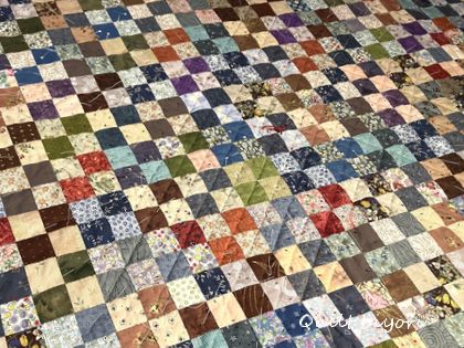 四角つなぎのタペストリーとソファーカバー : 猫日和。キルト日和。