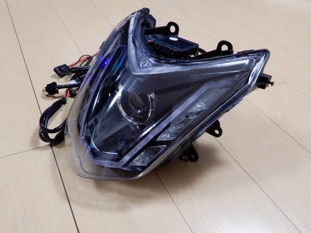 シグナスX 4型 デイライトラインLEDヘッドライトAFS内臓プロジェクター