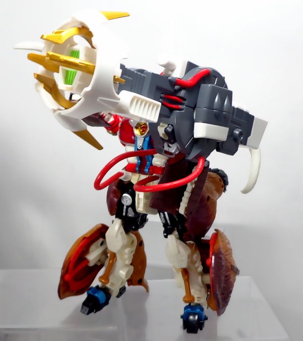 ビッグコンボイ「食らえ!!サイバトロンの正義の心を!!マトリクス