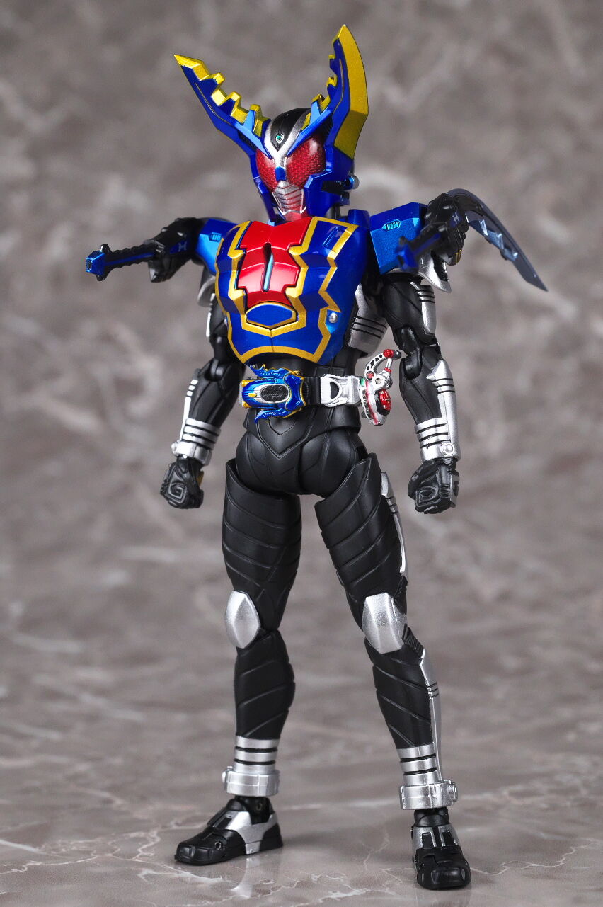 S.H.フィギュアーツ（真骨彫製法） 仮面ライダーガタック ハイパー