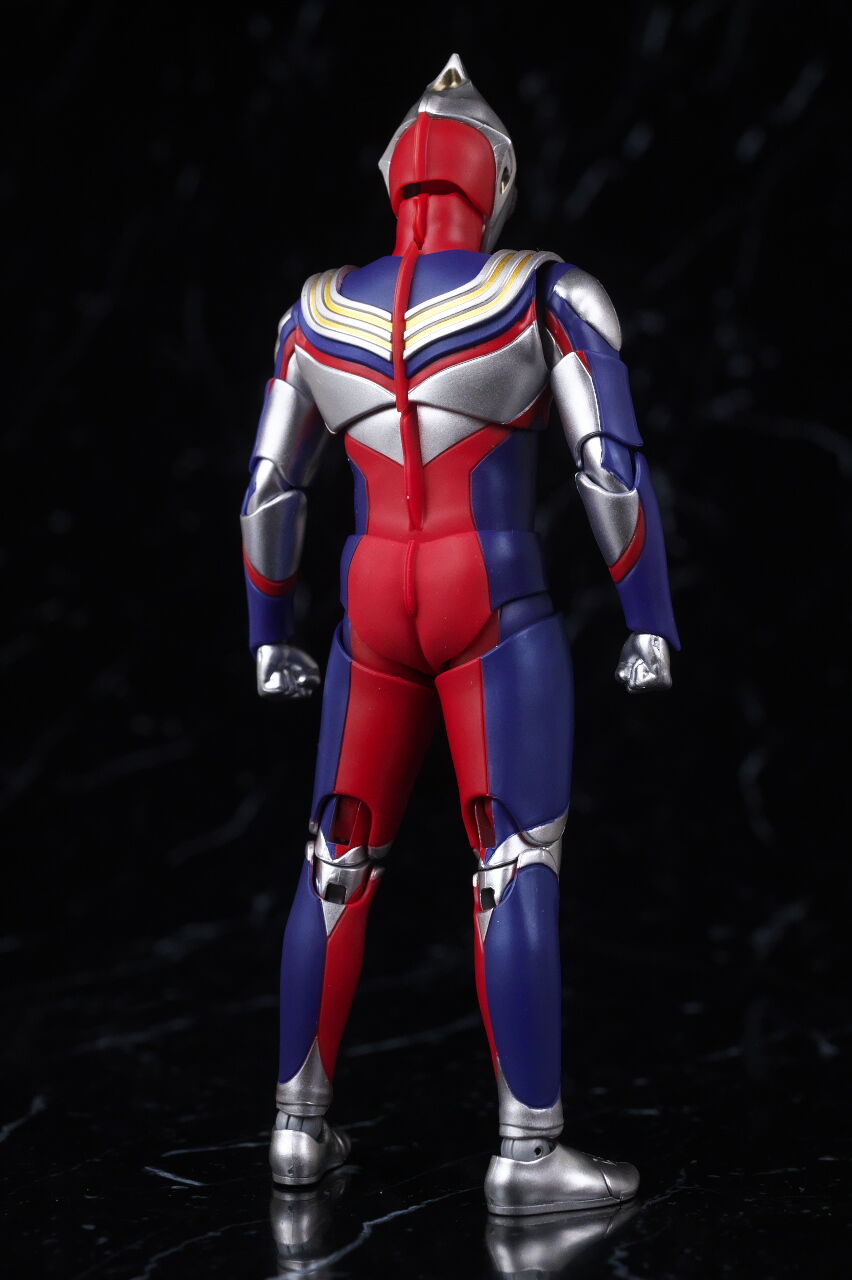 S.H.フィギュアーツ（真骨彫製法） ウルトラマンティガ マルチタイプ