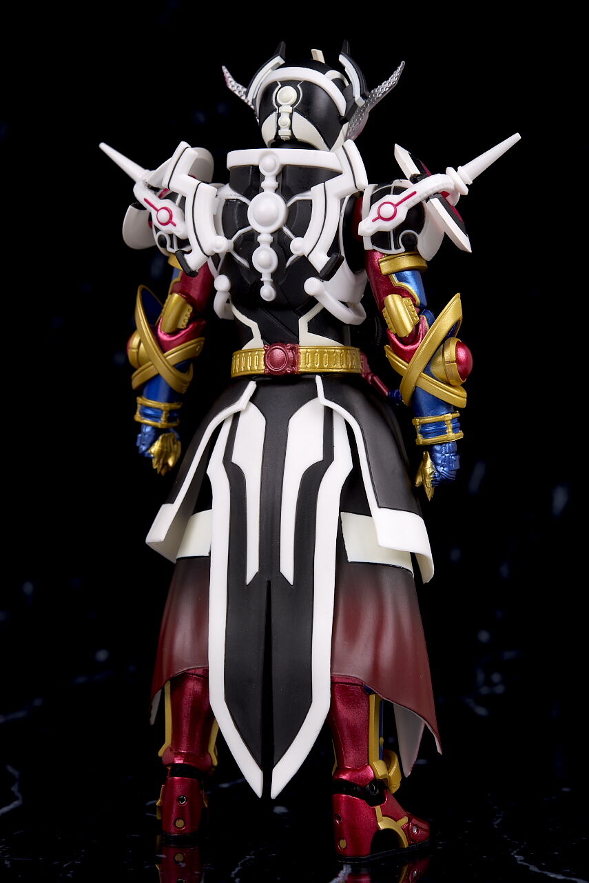 S.H.フィギュアーツ 仮面ライダーエボル ブラックホールフォーム