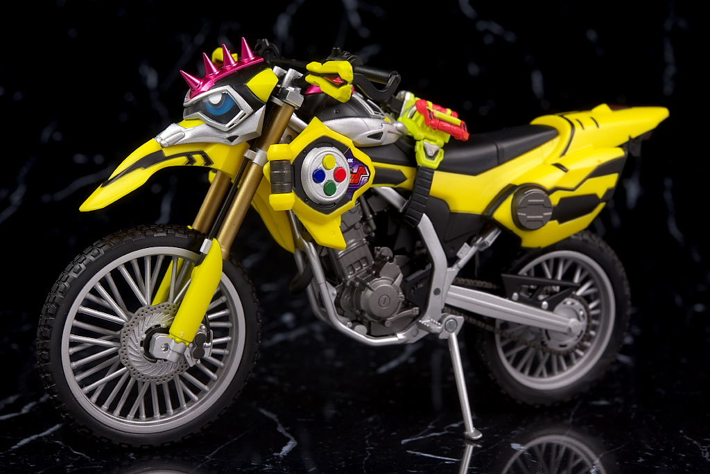 S.H.フィギュアーツ 仮面ライダーレーザー バイクゲーマー レベル2