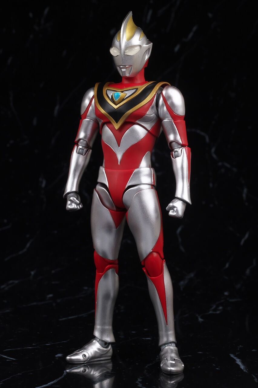 S.H.フィギュアーツ(真骨彫製法) ウルトラマンガイア(V2) レビュー