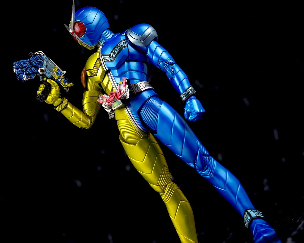 S.H.フィギュアーツ （真骨彫製法） 仮面ライダーW ルナトリガー