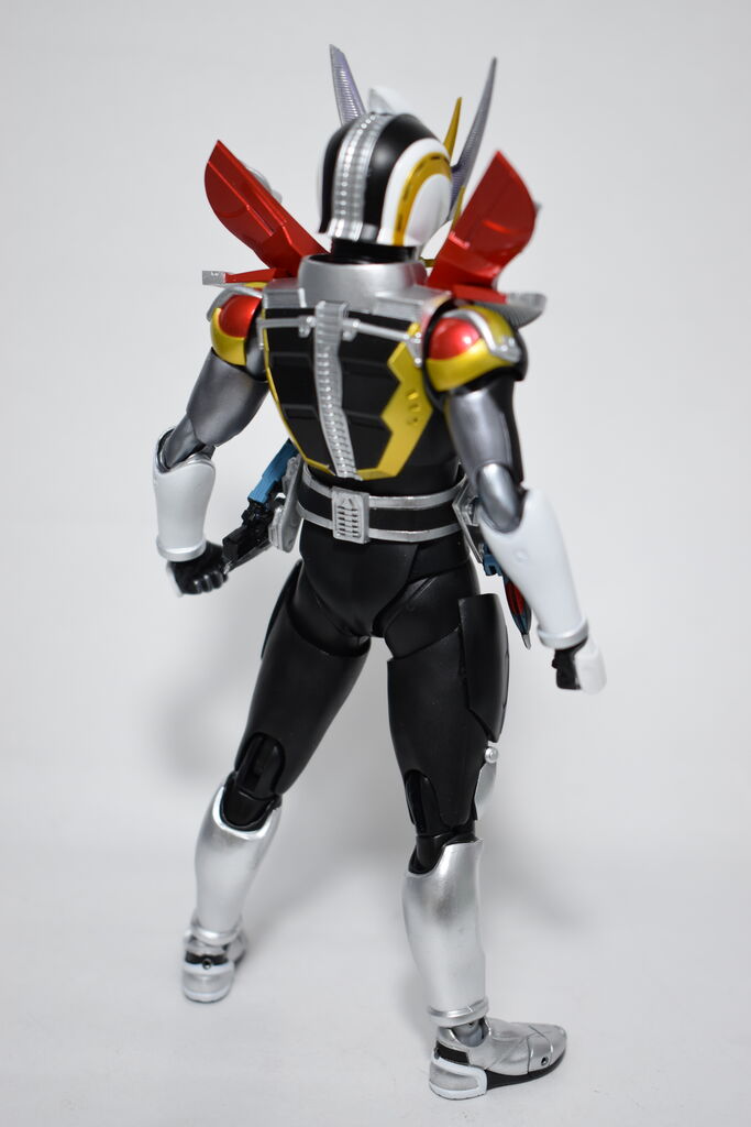 S.H.Figuarts 仮面ライダー電王 ソードフォーム/ガンフォーム（真骨彫