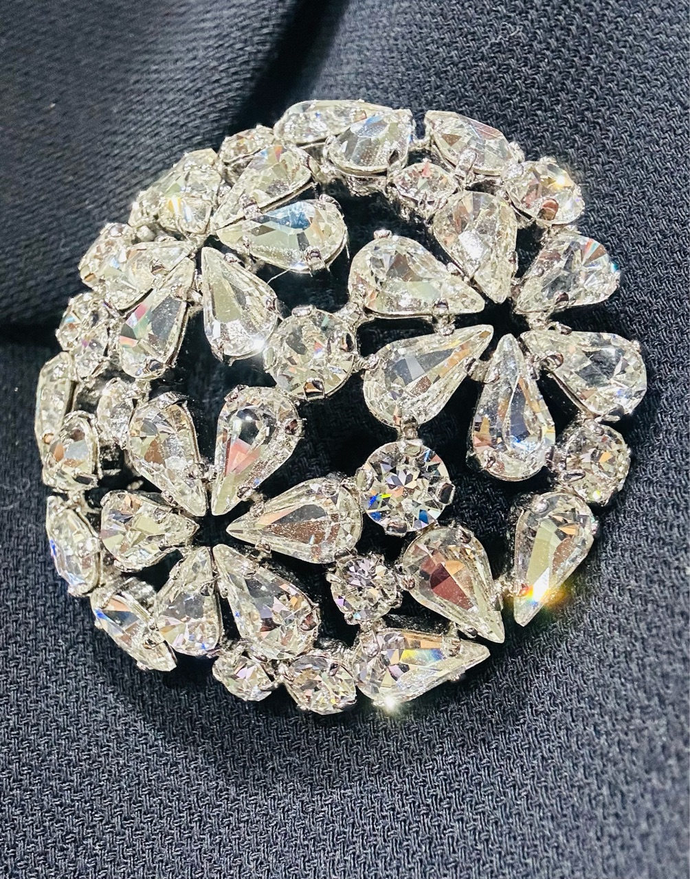 数年前に購入したReneのブローチが未だに大活躍してくれる件 : ひろん