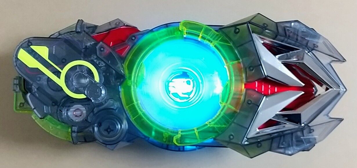 仮面ライダーストアなどで限定発売】SUPER BEST 変身ベルト DX飛電