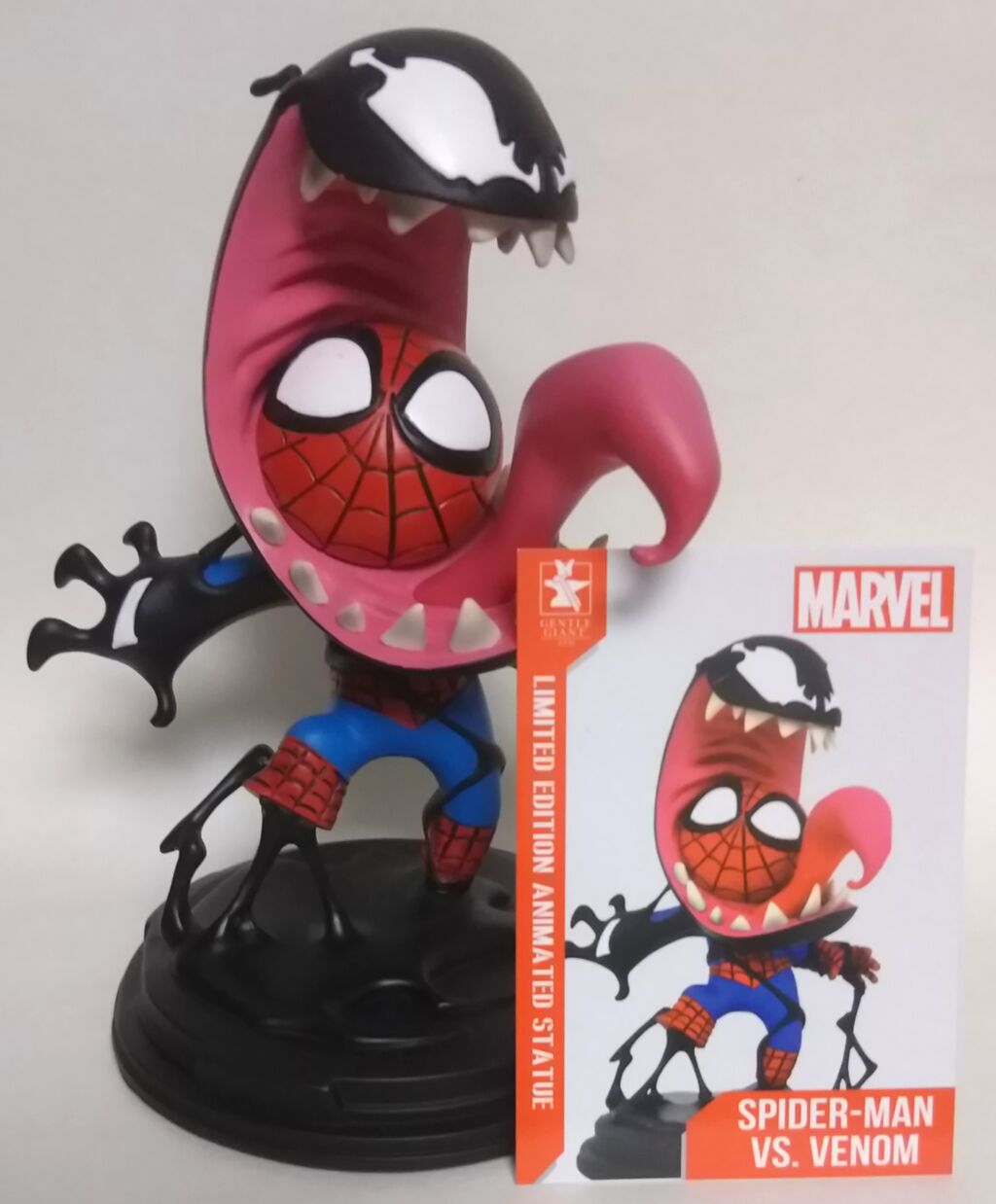 スパイダーマン、ヴェノム スコッティヤング スコッティヤング