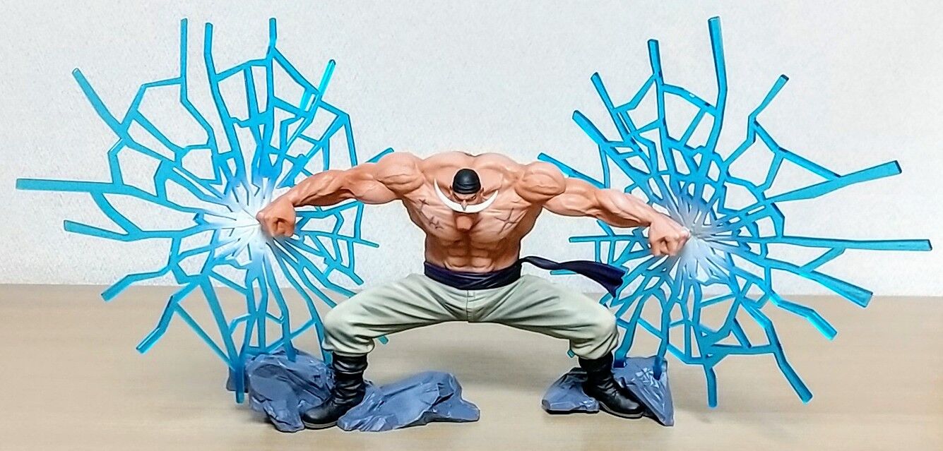 海外限定！白ひげの豪華エフェクトフィギュア】ONE PIECE DXF SPECIAL